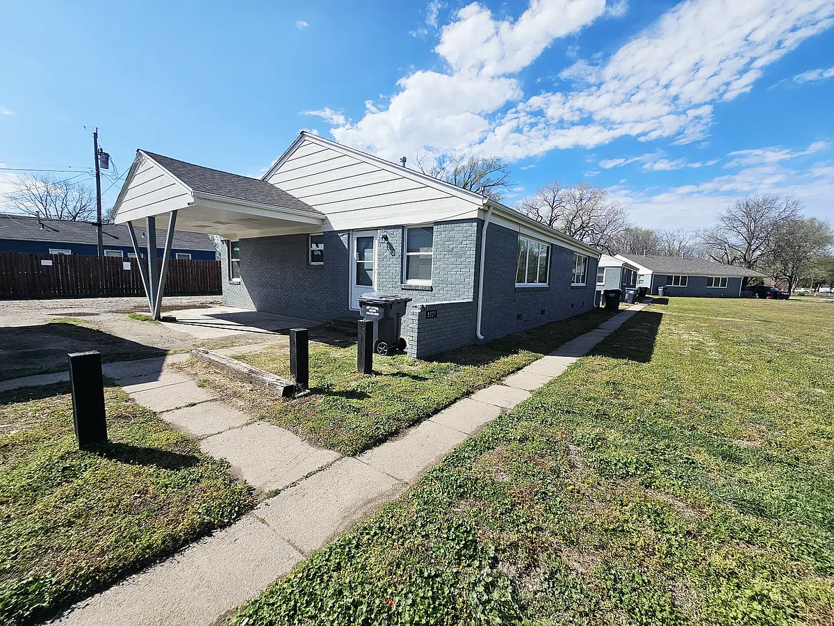 Building Photo - 3037 N Porter Ave