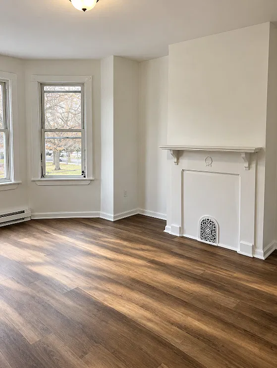 3 bed, 1084 sqft, $1,850 — Photo 4