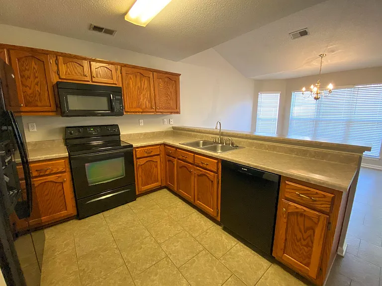 749 Lakemont Dr — Photo 8