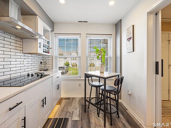 3rd image of 13 Woodhill Road #13