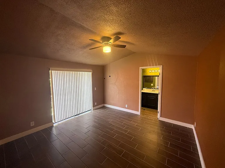 5533 Wheatfield Dr — Photo 13