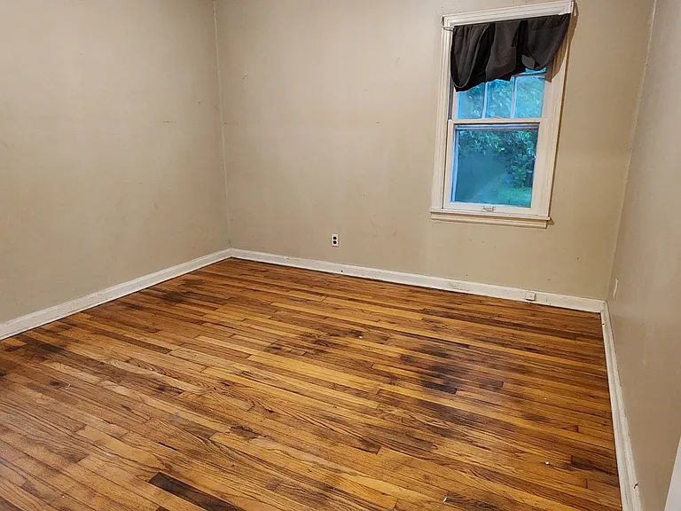 714 Albert Ave — Photo 5