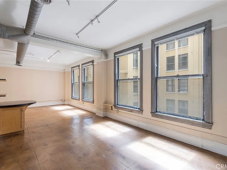 108 W 2nd St #410 — Photo 13