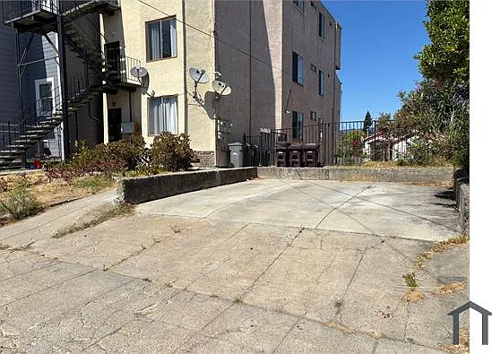 1808 E 20th St — Photo 20