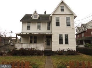 32 E Stewart Ave, Lansdowne, PA 19050