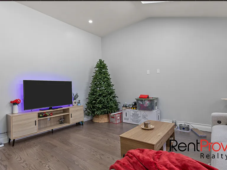 517 Country View Dr #1 — Photo 2