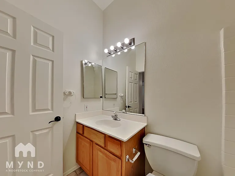 4528 E Rowel Rd — Photo 18