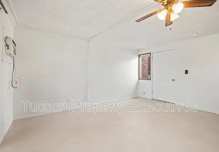 802 N Alvernon Way E — Photo 10