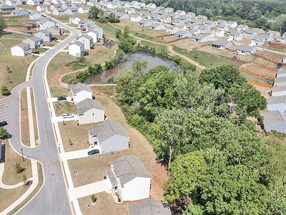 3rd image of 289 Pond Ct
