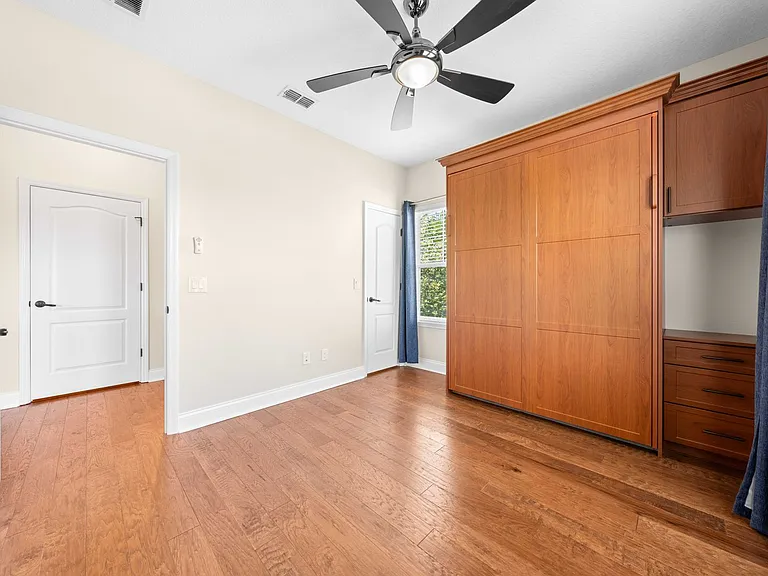 8393 Laureate Blvd — Photo 27