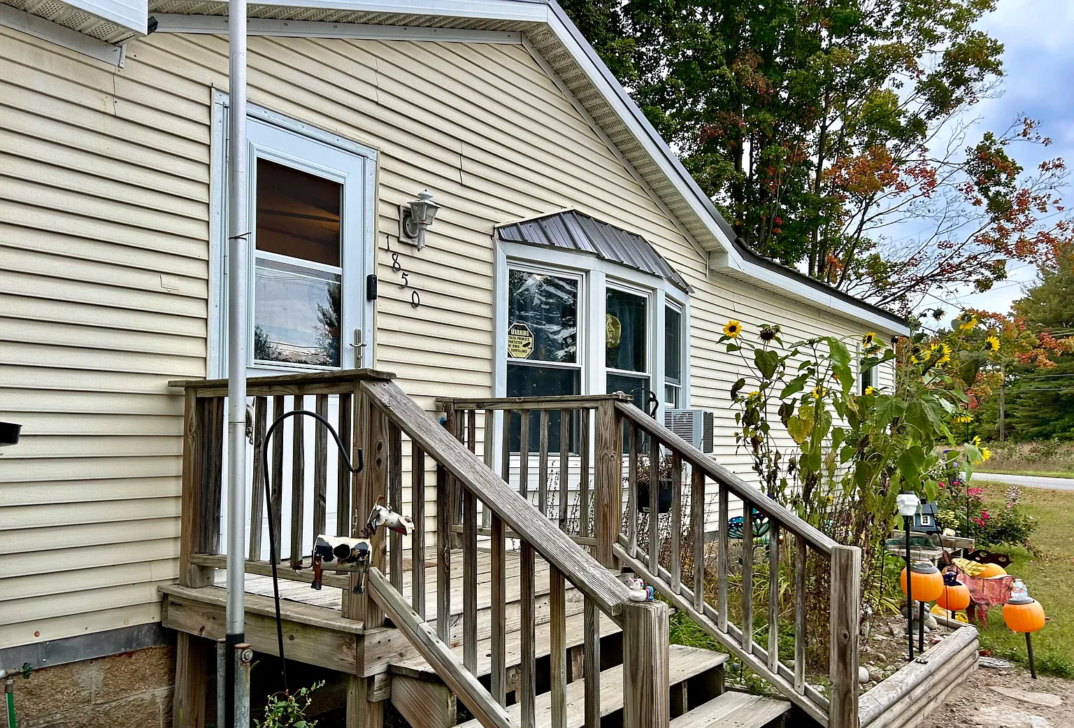 1850 Springwood Ave photo 1