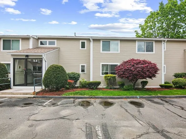 44 Saint Kolbe Dr APT C, Holyoke, MA 01040