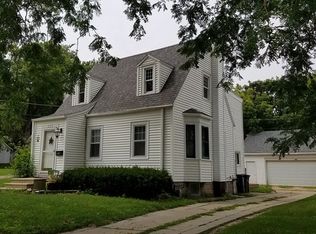 223 Artesian Pl, Dixon, IL 61021