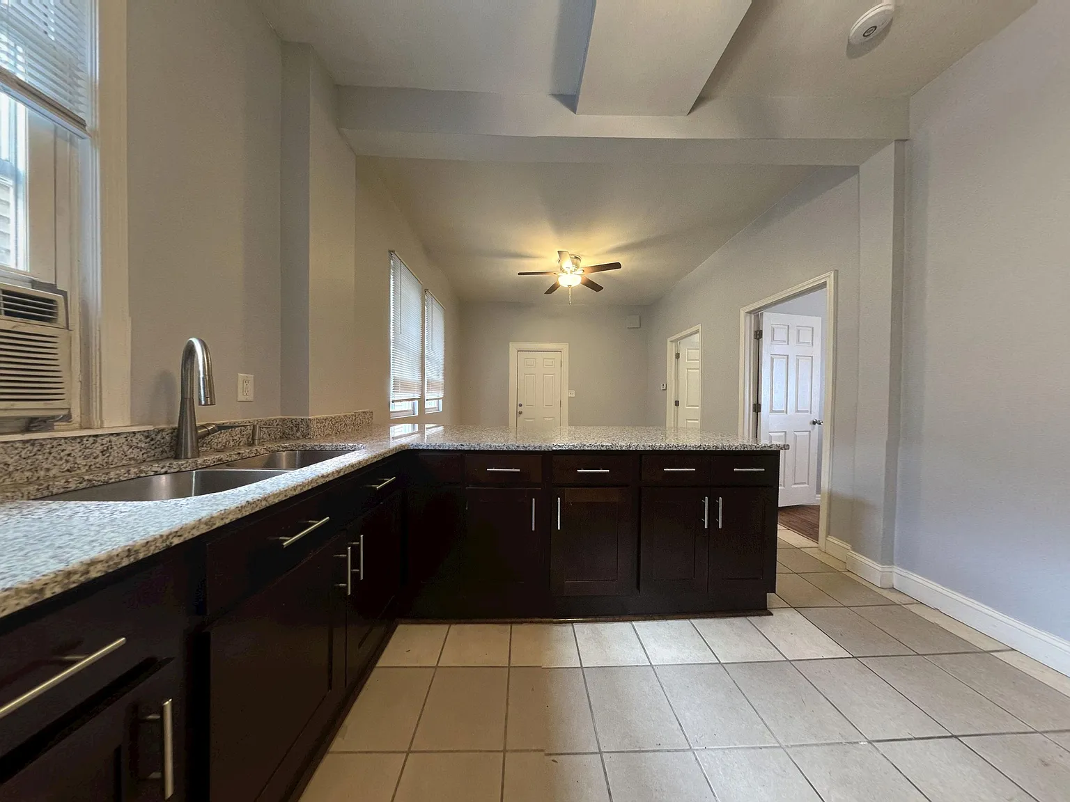 1 bed, 500 sqft, $975 — Photo 3