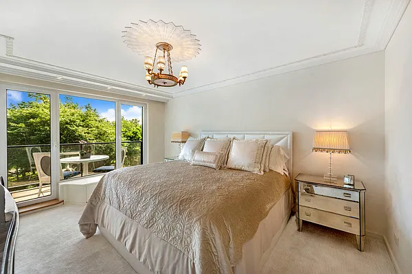 Sold by Compass | media 6
