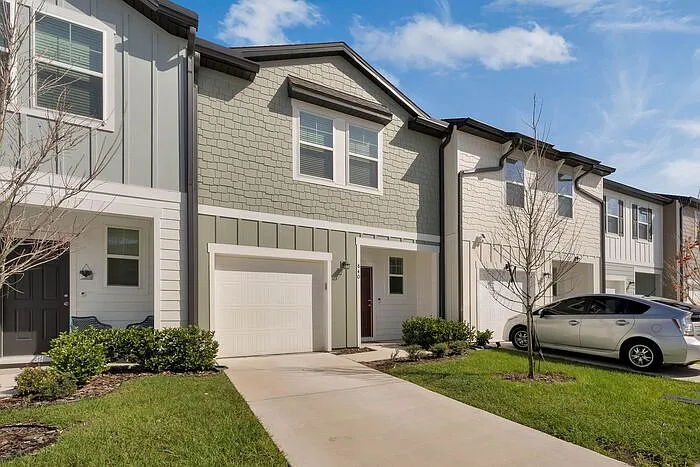 3 bed, 2.5 bath, 1404 sqft, $1,750 — Photo 2