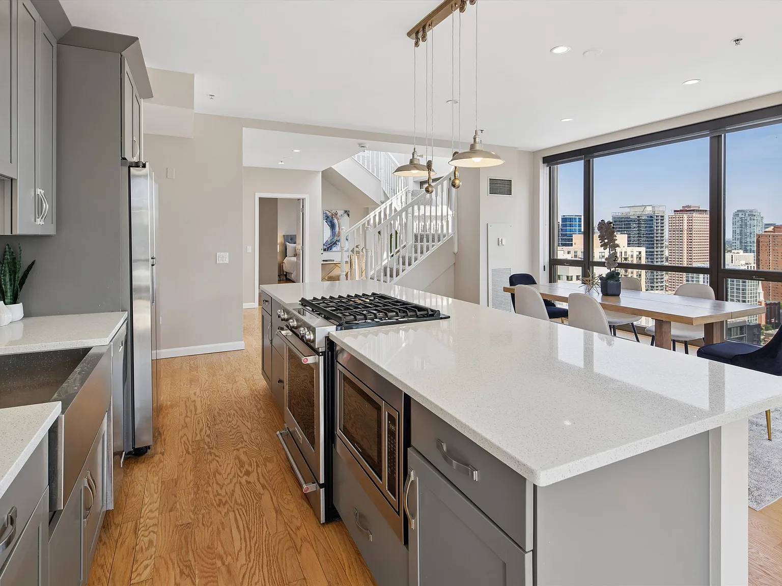 2 bed, 2.5 bath, 2300 sqft, $6,500 — Photo 4