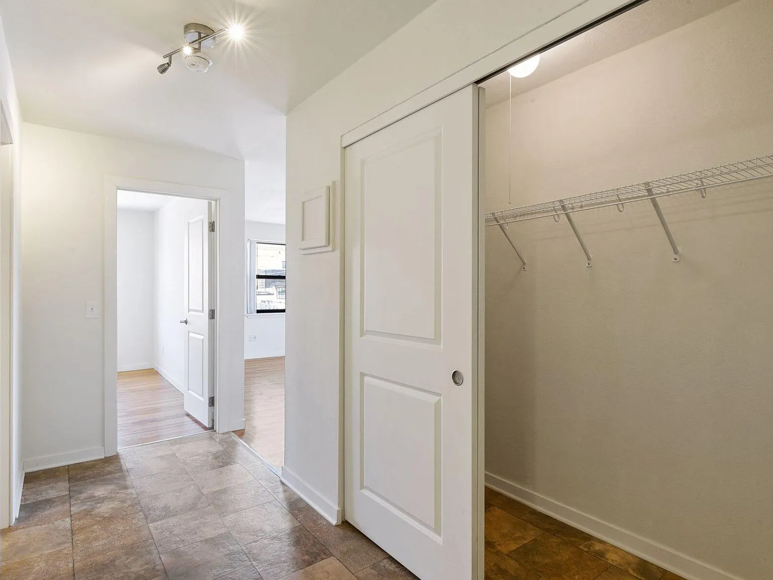 Emerson Flats — Photo 3