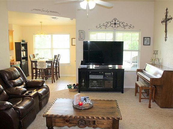 3rd image of 25 Woodcock Cir