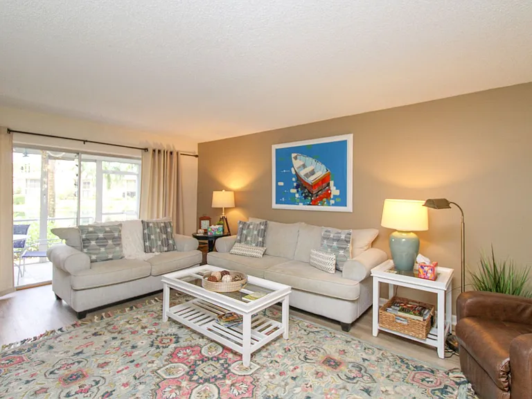 1020 Palm View Dr #C-104 — Photo 34