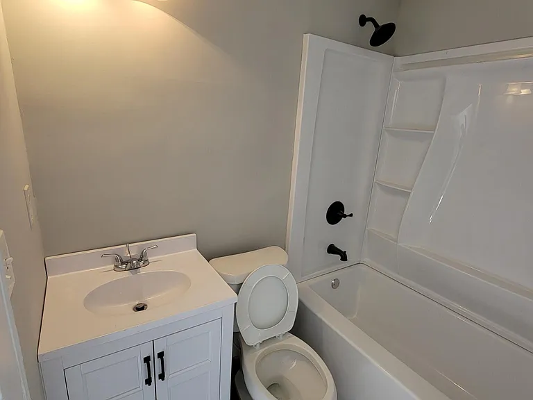 1124 Bennett St — Photo 6
