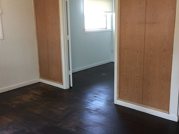 3rd image of 928 Whitestone Dr APT 1