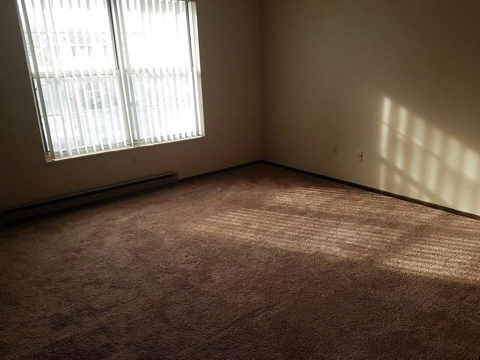 123 SHERATON DR NW North Canton OH Zillow