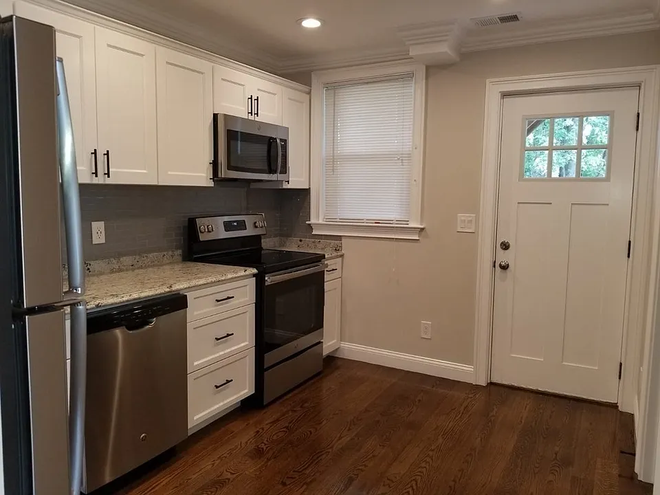 39 W Walnut Park #3