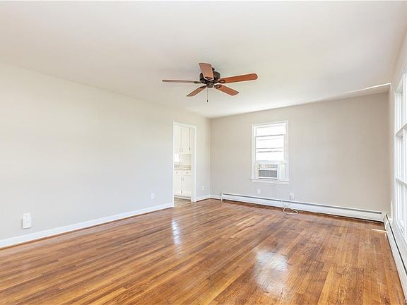 5th image of 209 N Linden Ave