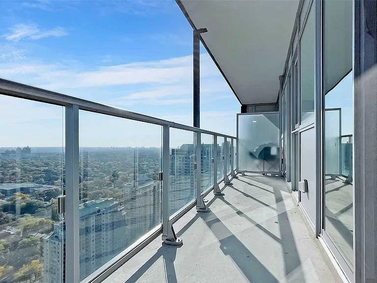 5180 Yonge St — Photo 5