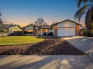 831 Redwood Ln, Lemoore, CA 93245