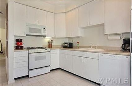 3rd image of 106 Doral Greens Dr W