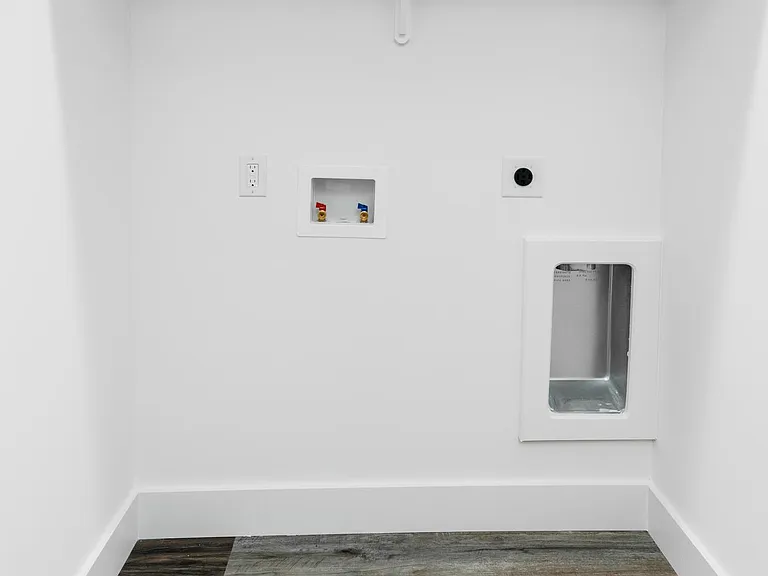 527 Nova Ln — Photo 14