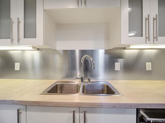 4th image of 200 Brannan St APT 102