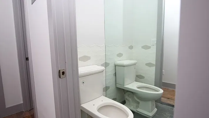 Rented by Nooklyn NYC LLC | media 54