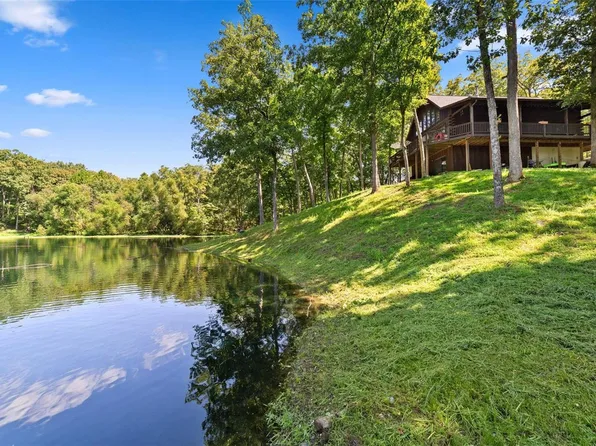 23996 Lantern Ln, Warrenton, MO 63383