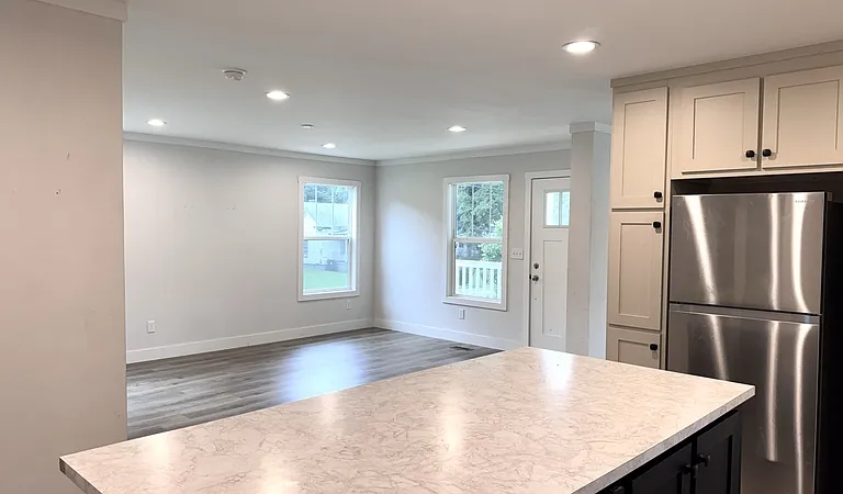 209 King St — Photo 2