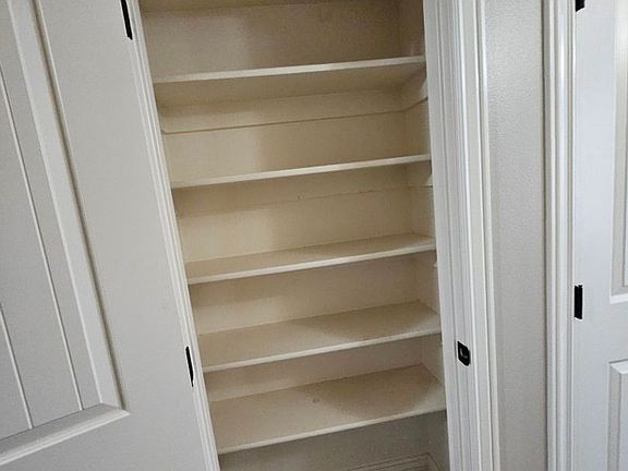 5th image of 446 W 6 S APT 601