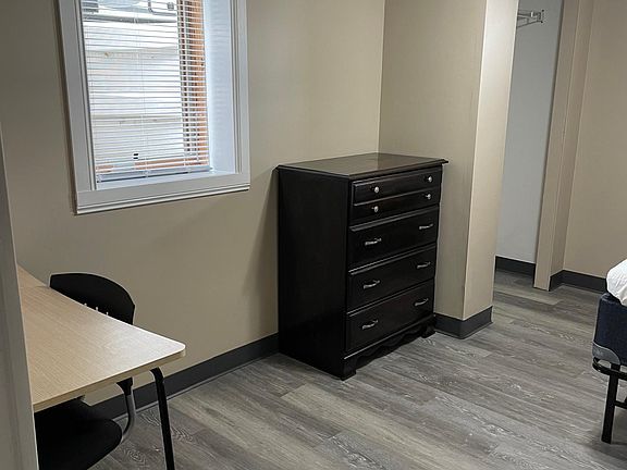 5th image of 1018 Cherry Ln