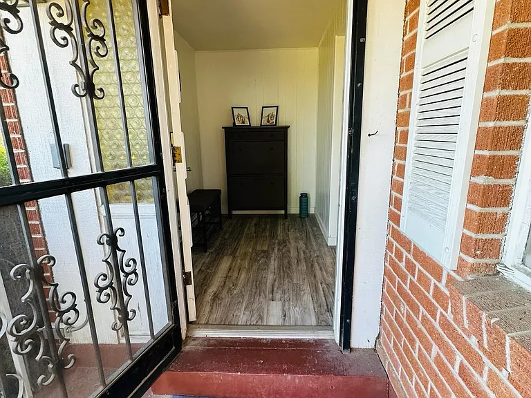 3010 E Copper St — Photo 2