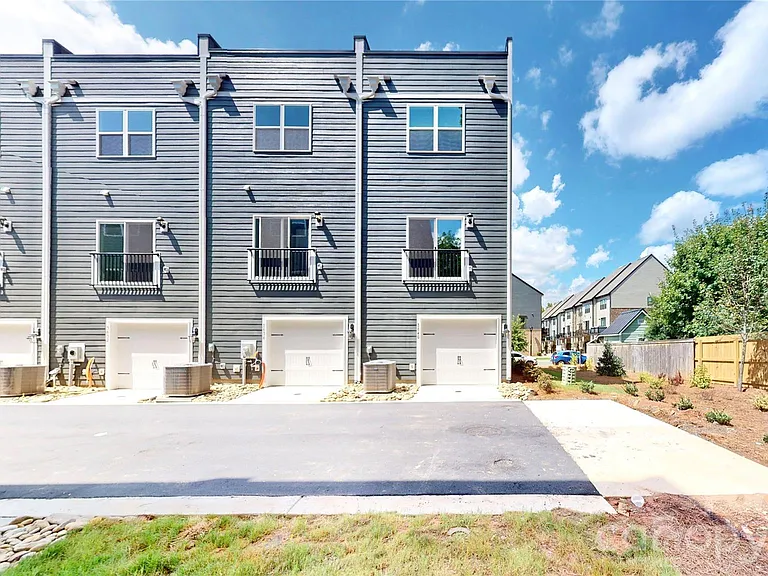 3640 Spencer St — Photo 27