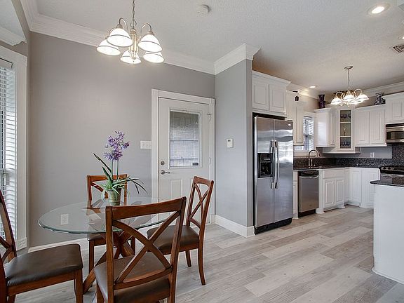 4th image of 3708 Karen Dr