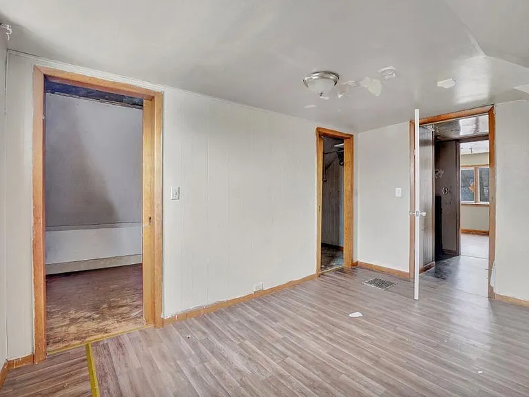 240 East St — Photo 7