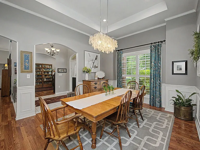 1626 Oakmont Cir — Photo 11