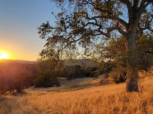 2 Yosemite Springs Pkwy, Coarsegold, CA 93614