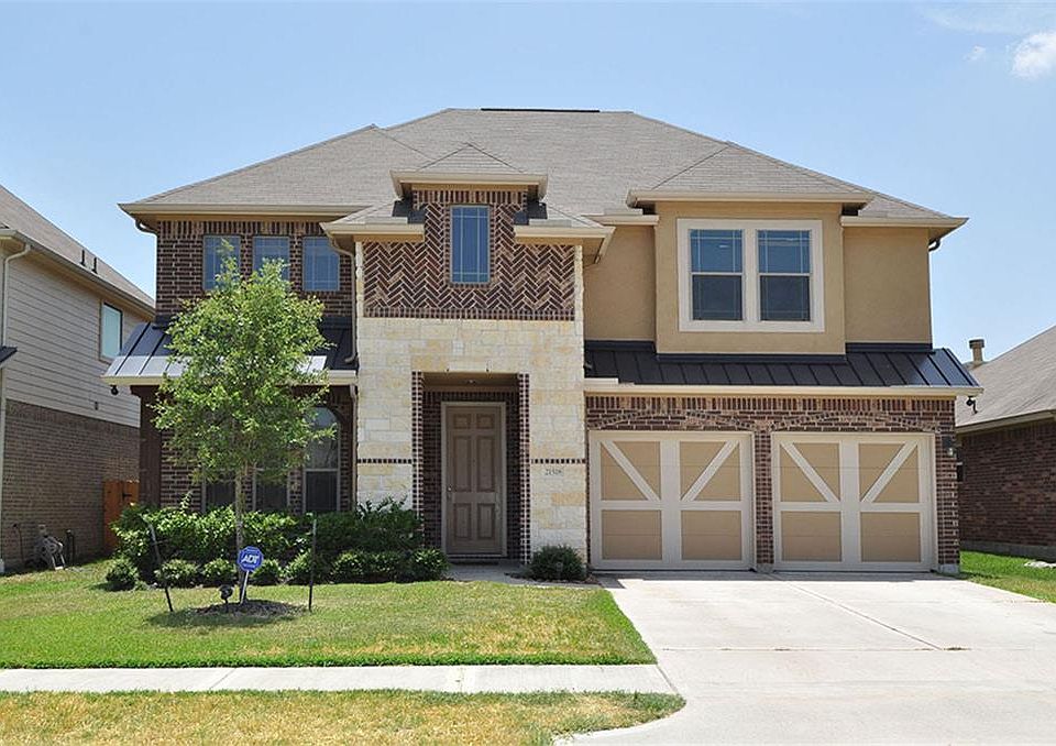 1st image of 21518 Kings Bend Dr.