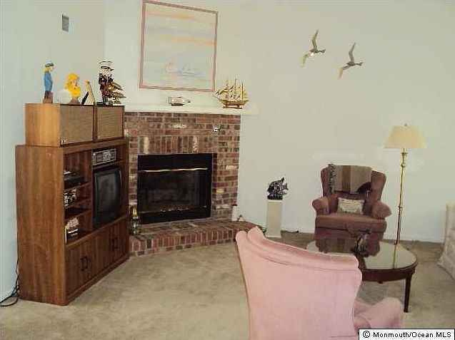 2nd image of 922 Liverpool Circle #A