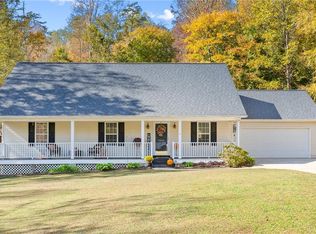 7905 Daltonshire Dr, Oak Ridge, NC 27310