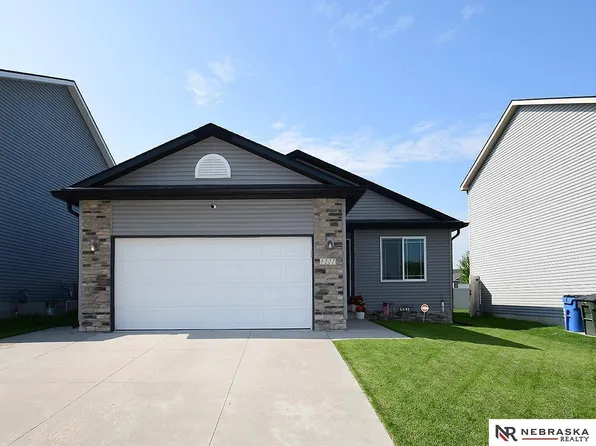 9207 Leighton Ave, Lincoln, NE 68507