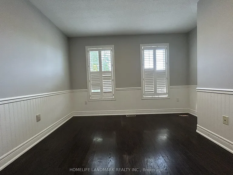 3484 Eglinton Ave W — Photo 21
